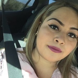 Meet your Posher, Azucena